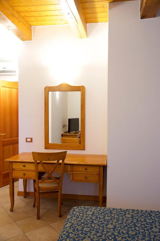 King Room image 3