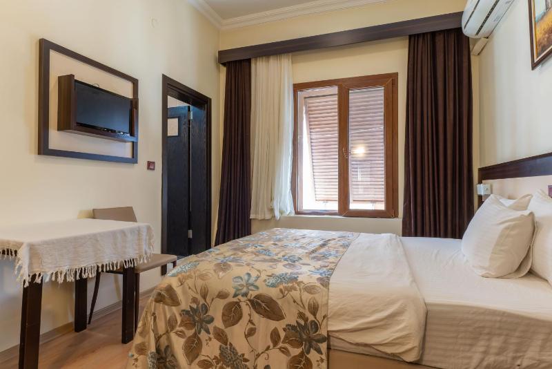 Economy Double Room image 1