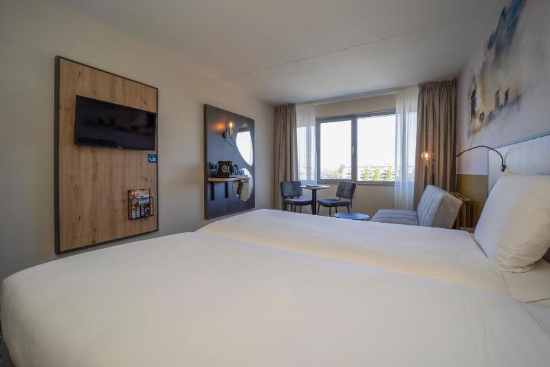Standard Double Room with Shower image 4