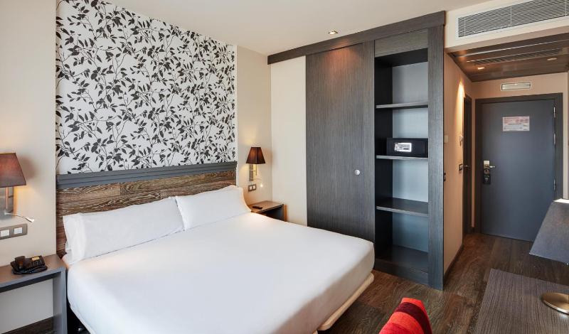 Queen Room image 1