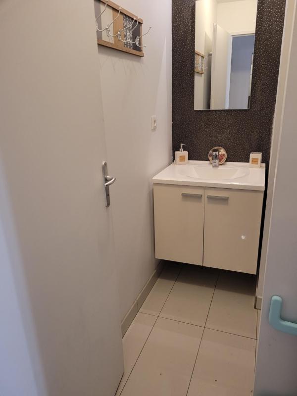 APPARTEMENT CHIC EN HYPER CENTRE DE VANNES - image 4