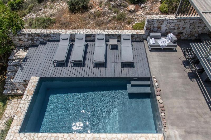 Villa with Sea View image 2