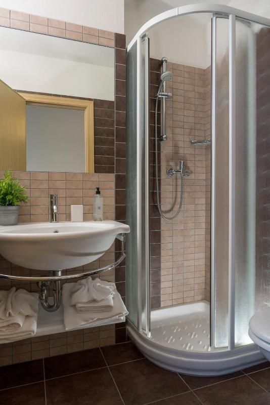 Superior Double Room image 3
