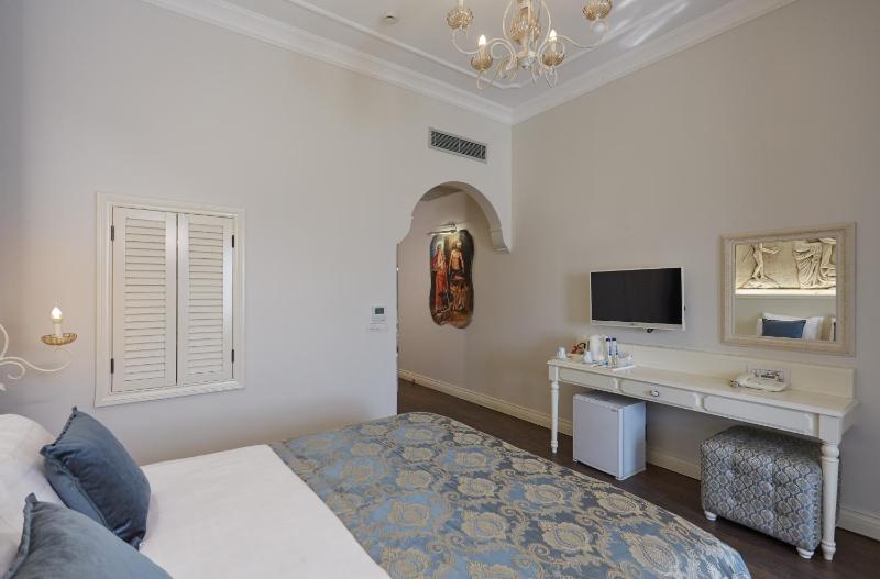 Deluxe Room image 1