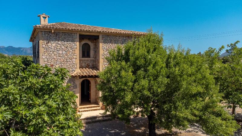 Villa can Canaveret By homevillas360 - image 12