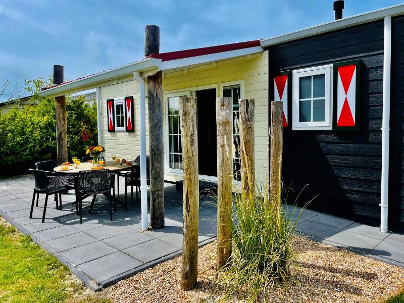 Three-Bedroom Bungalow image 1
