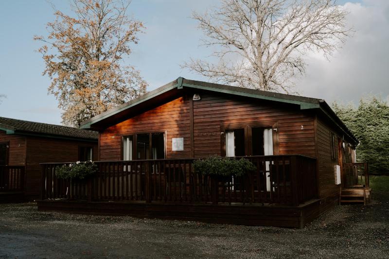 Log Cabin 6 people image 1