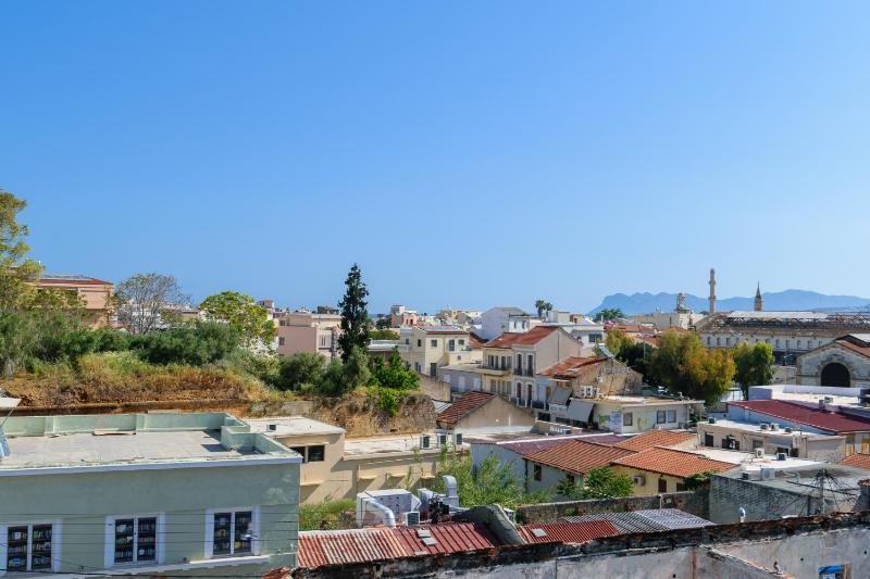 Triple Room with a Double Bed image 4