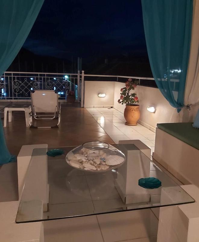 Apartment with Sea View image 3