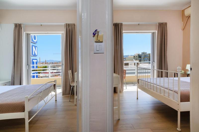 Triple Room with a Double Bed image 3