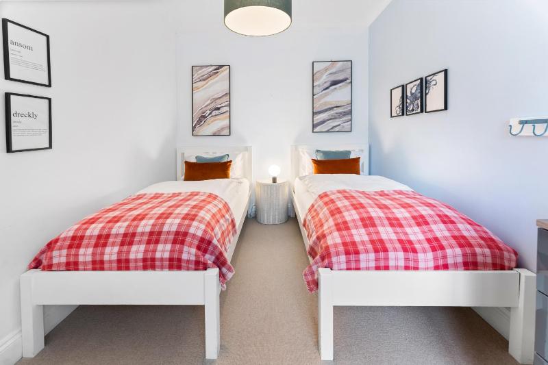 Family Apartment with Sea View image 3