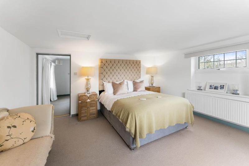 Four-Bedroom Holiday Home image 4
