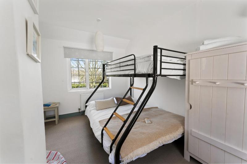 Four-Bedroom Holiday Home image 3