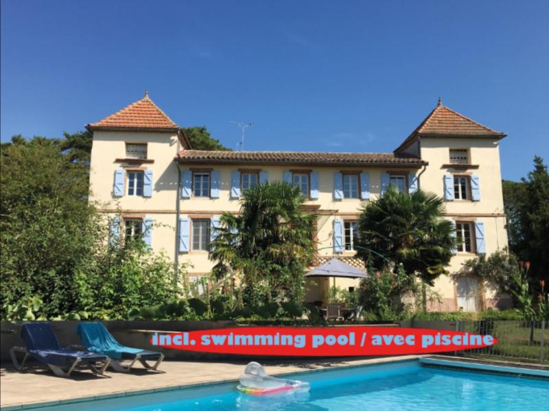Domaine de Ménerque - petit château avec piscine Images