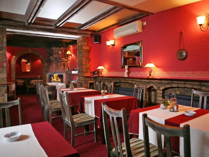 Hotel Villa Viktorija - image 2