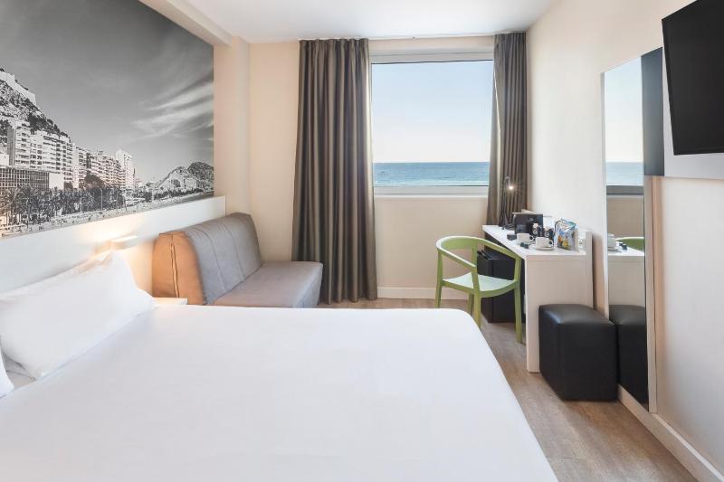 Superior Double Room image 3