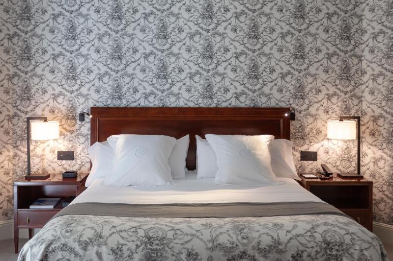 Double or Twin Room image 3