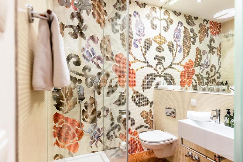 Classic Double Room image 3