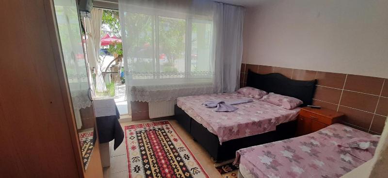 Deluxe Triple Room image 2