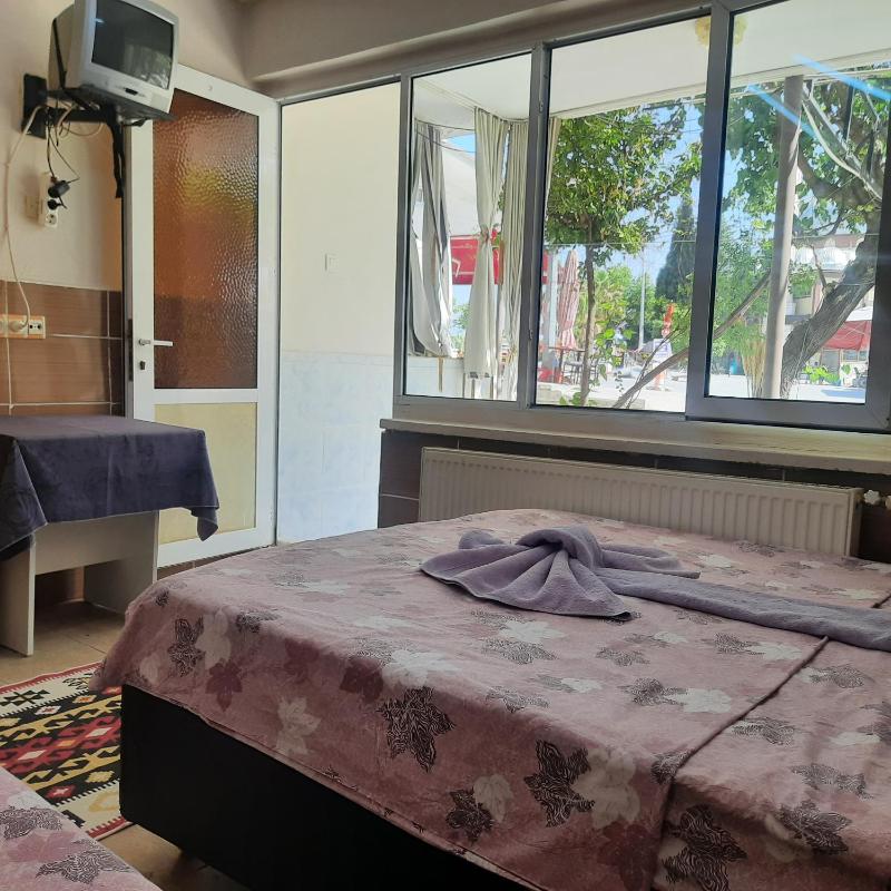 Deluxe Triple Room image 3