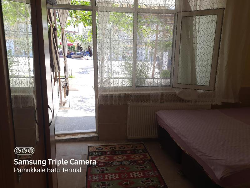 Standard Triple Room image 2