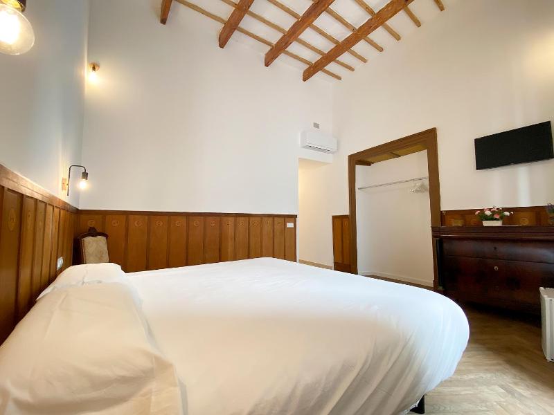 Superior Queen Room image 1