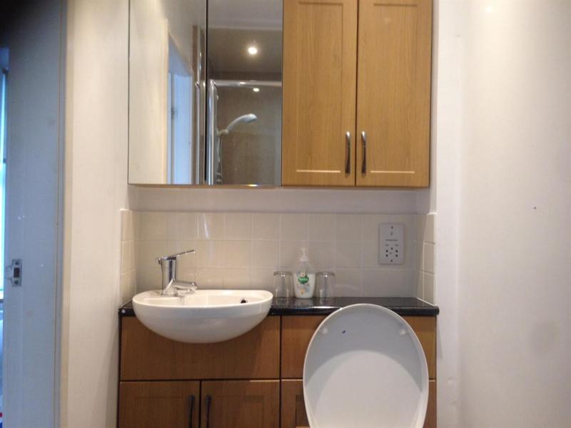 Standard Double Room image 4