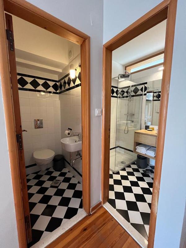 Double Room with Sea View 1 image 3