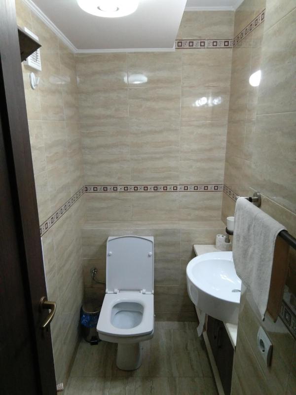 One-Bedroom Apartment image 2