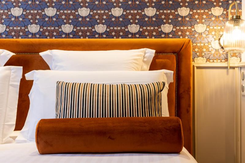 Standard Double Room image 3