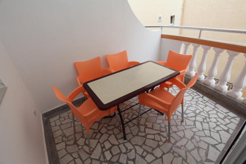 Studio Apartment image 1