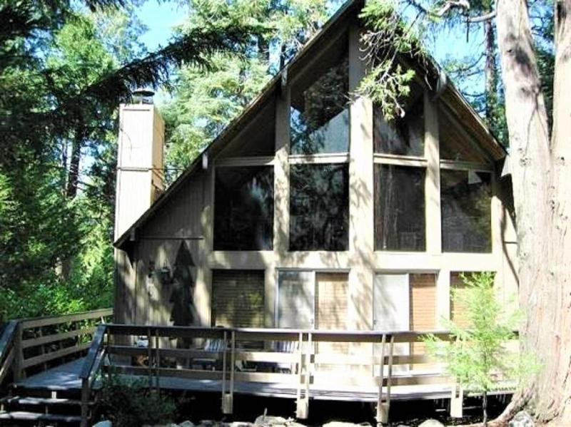 Three-Bedroom House image 1