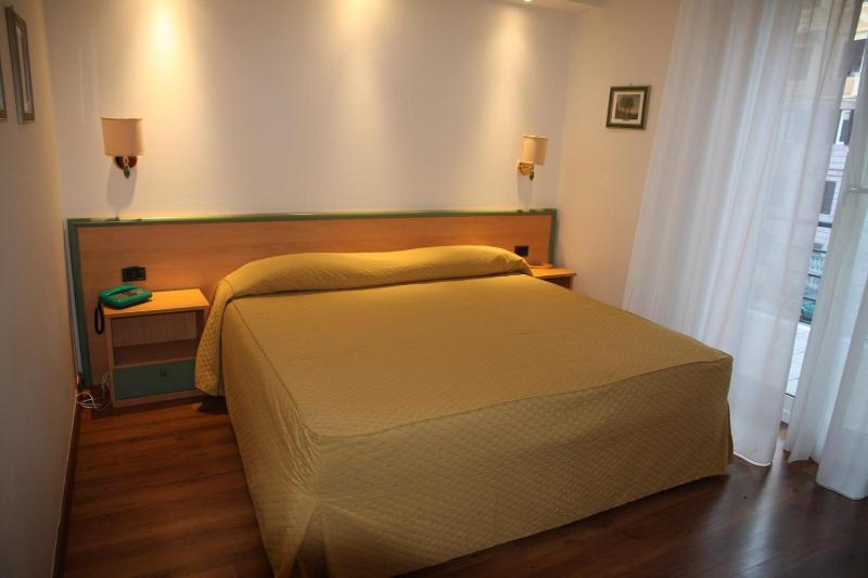 Double or Twin Room image 1