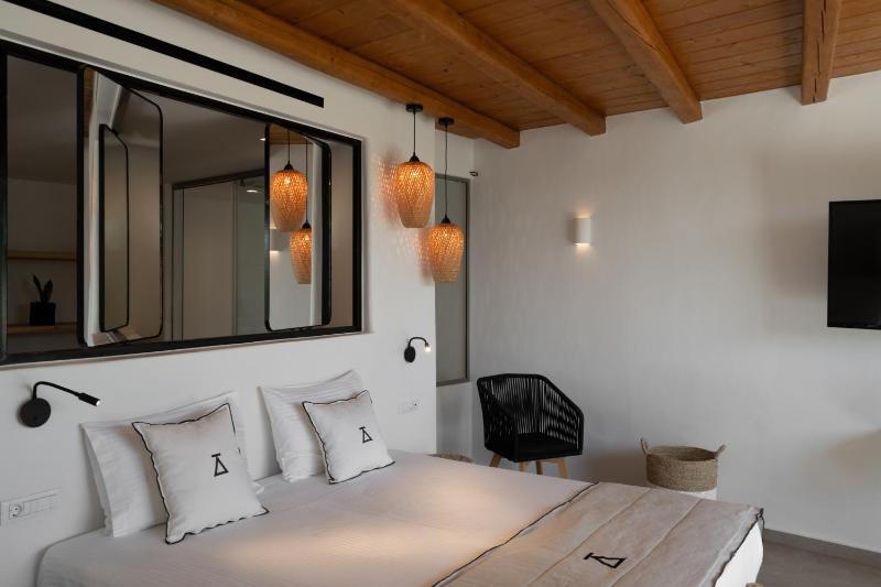 Standard Suite image 1