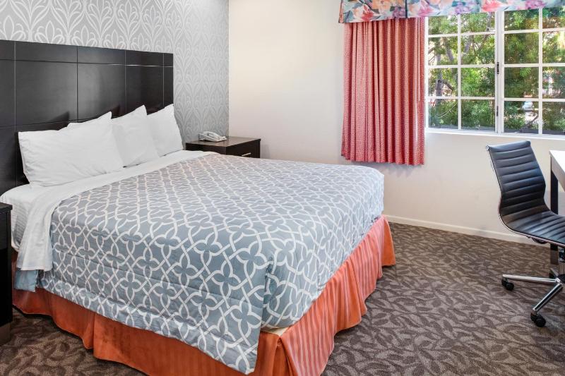 King Room image 3