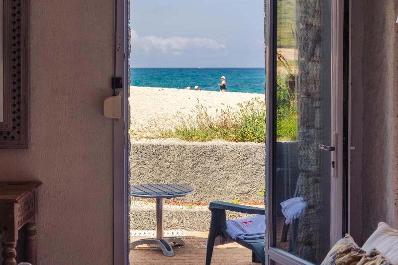 Double Room with Sea View image 4