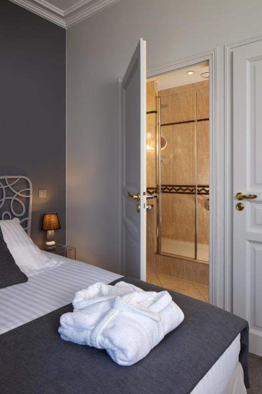 Superior Double Room image 4