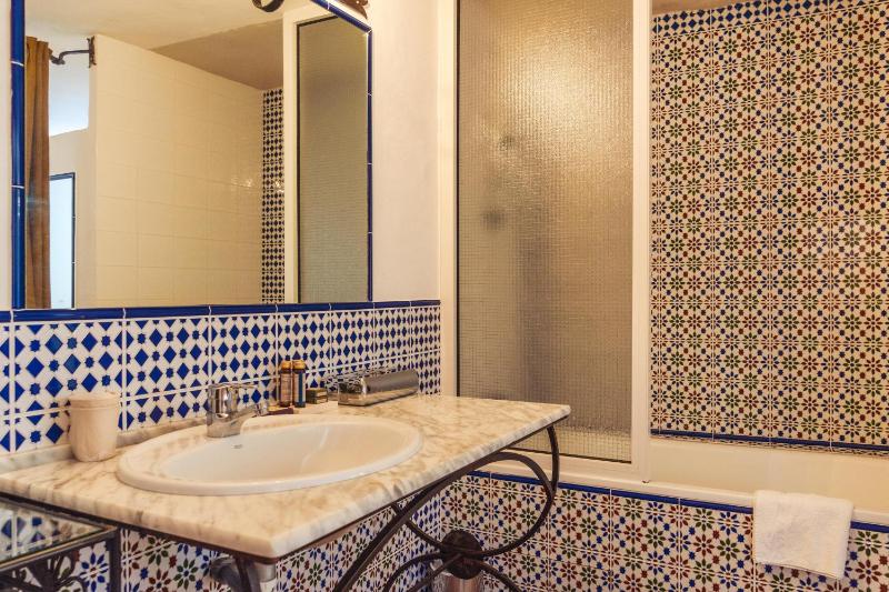 Double Room with Garden View image 4