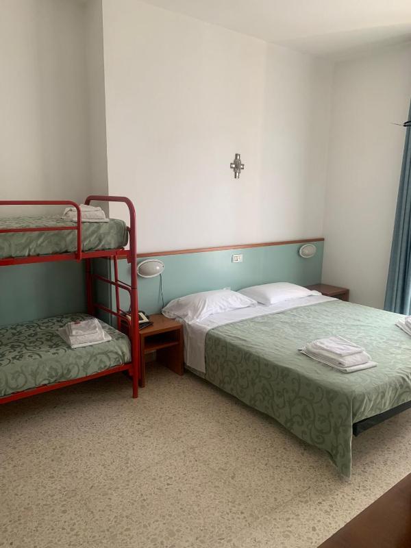 Hotel Capri - image 18