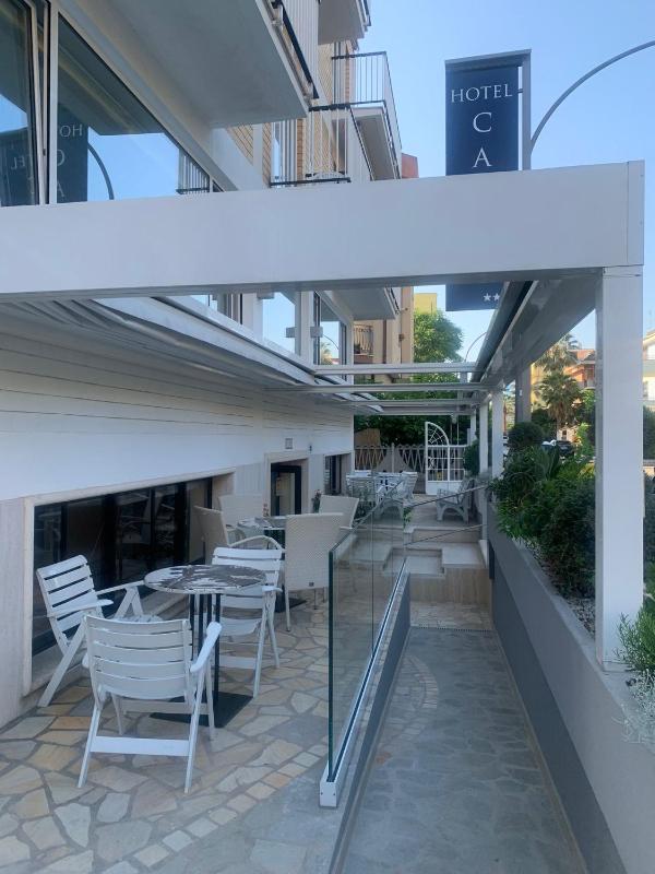 Hotel Capri - image 17
