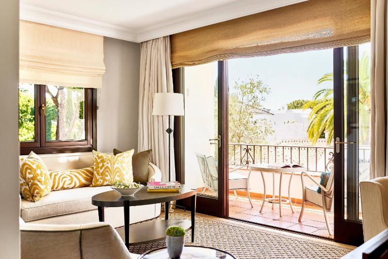 Superior Suite image 3