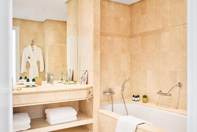 Superior Suite image 1