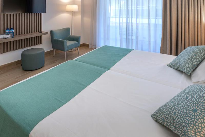 Standard Double Room (2 Adults) image 3