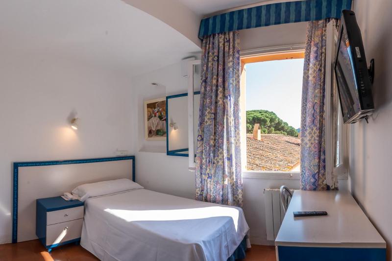 Single Room image 2