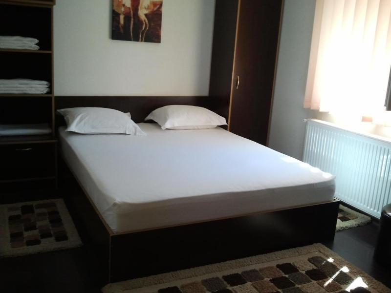Double Room image 3