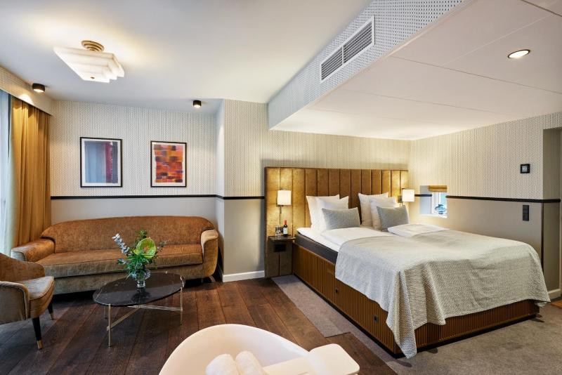 Signature Penthouse Suite image 4