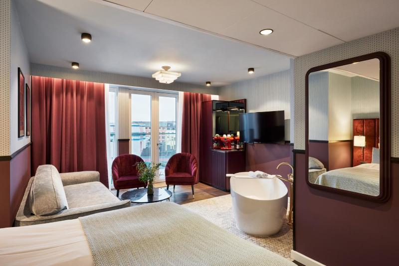 Signature Penthouse Suite image 3