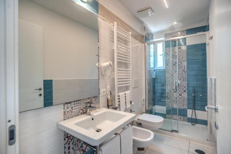 Triple Room image 4