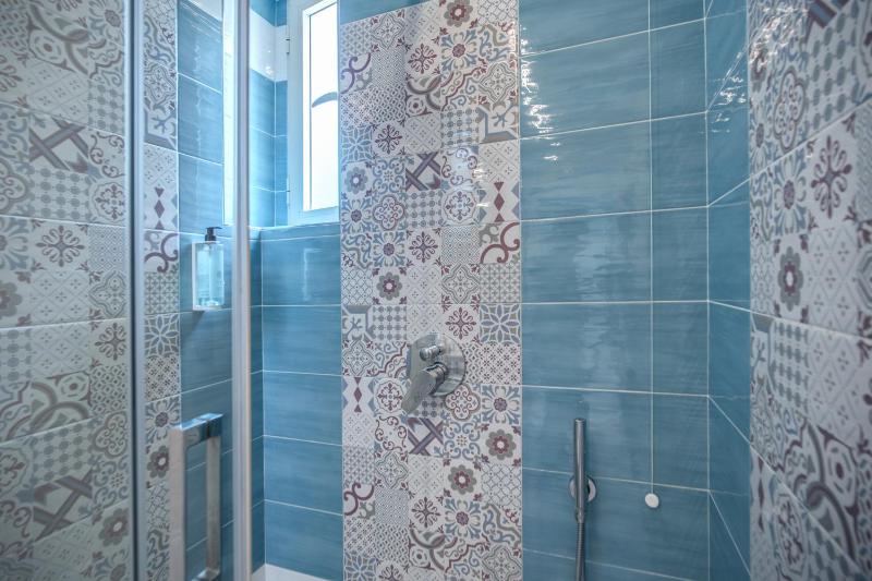 Family Room image 2