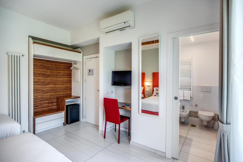 Triple Room image 3
